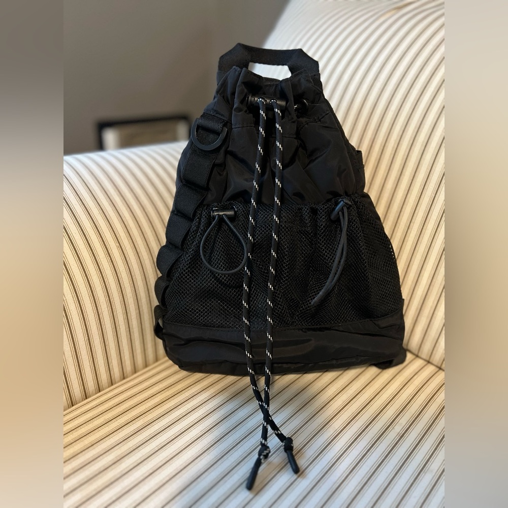 Dagne Dover Nova sling.